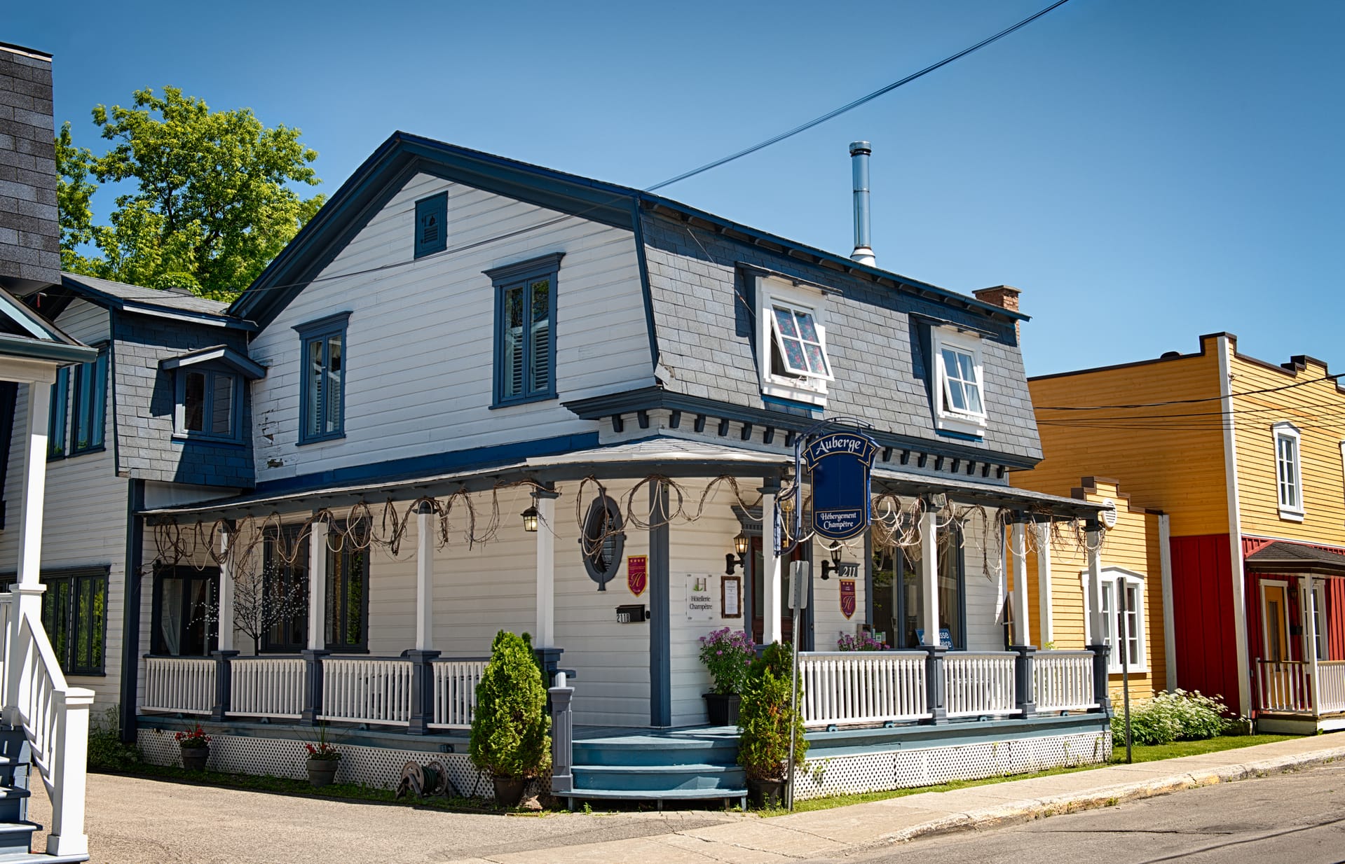 Auberge Le Petit Saint-André / #CanadaDo / Best Places to Stay in Terrebonne