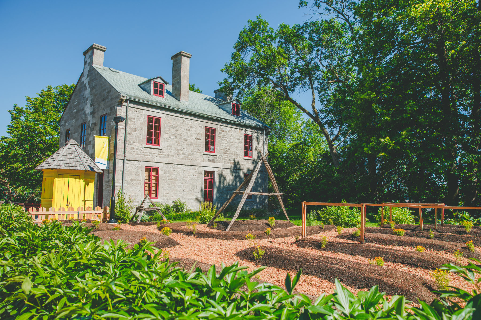 Maison du cadeau ésotérique Mille et une pierres - Découvrir Les Moulins -  Tourisme Terrebonne Mascouche